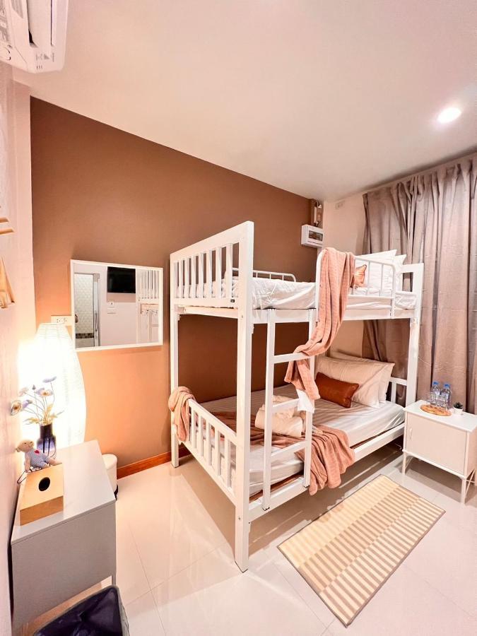 Por Poshtel Kancsanaburi Kültér fotó
