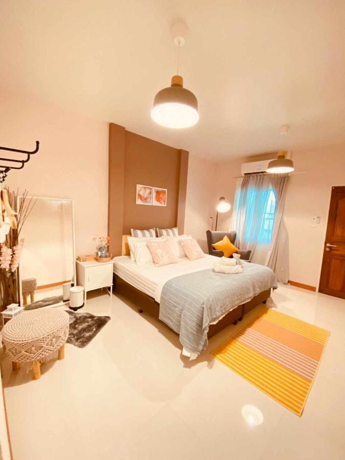 Por Poshtel Kancsanaburi Kültér fotó