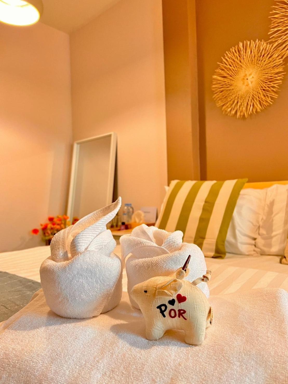 Por Poshtel Kancsanaburi Kültér fotó