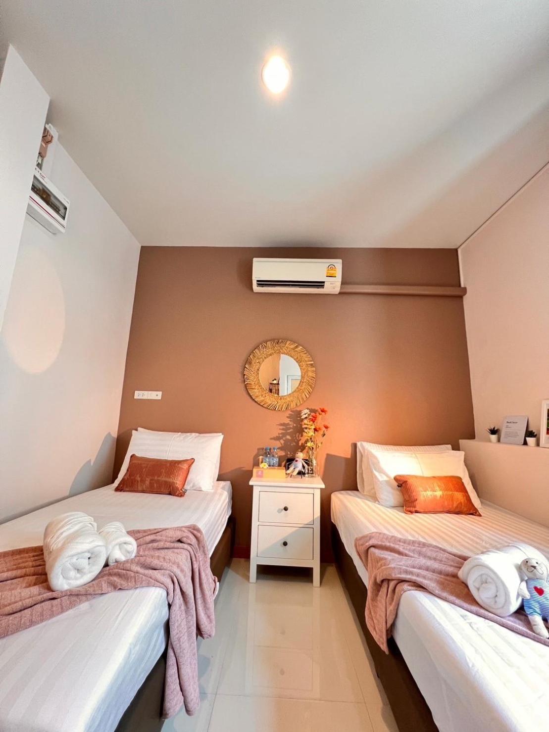 Por Poshtel Kancsanaburi Kültér fotó