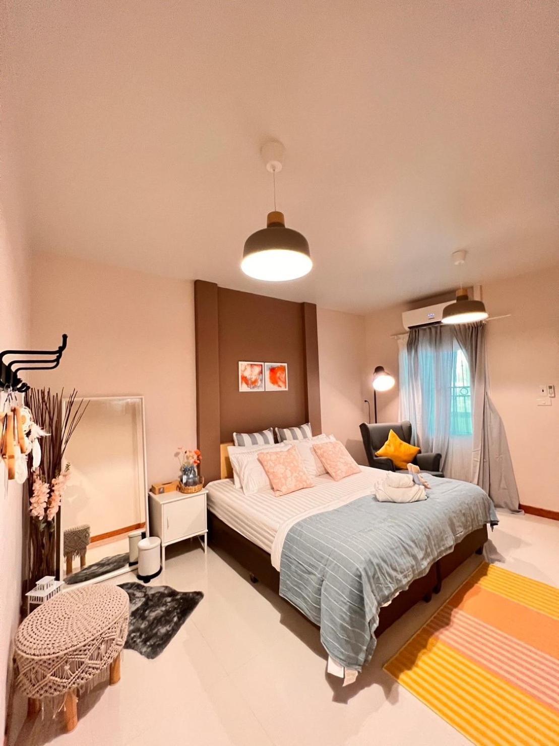Por Poshtel Kancsanaburi Kültér fotó